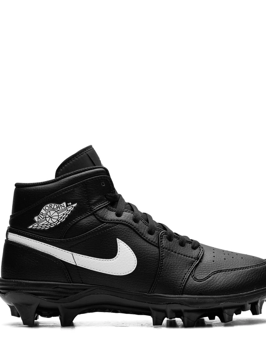 Reasonable cleats Jordan 